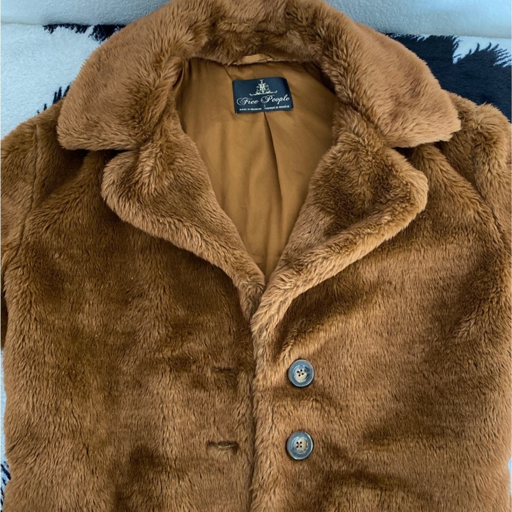 Free People Mena Faux Fur Coat in EUC Size small